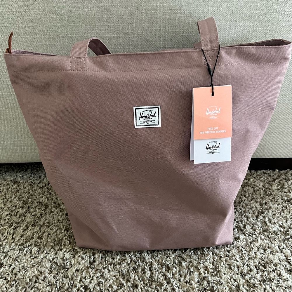 Hershel tote